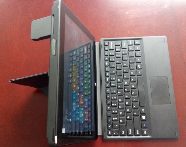 亿道信息发布全球首款X86四核10寸北斗WIN8工业平板EM-I10